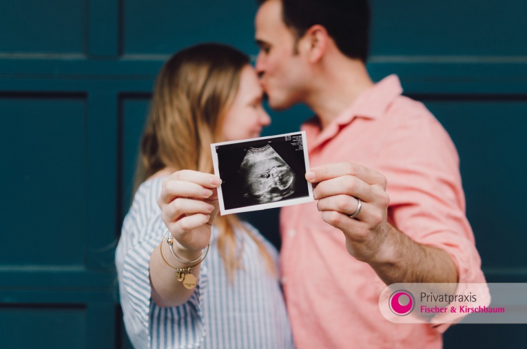Schwangerschaftsuntersuchung: Väter dürfen wieder dabei sein - Frauenarzt Augsburg Dr. Fischer & Kirschbaum