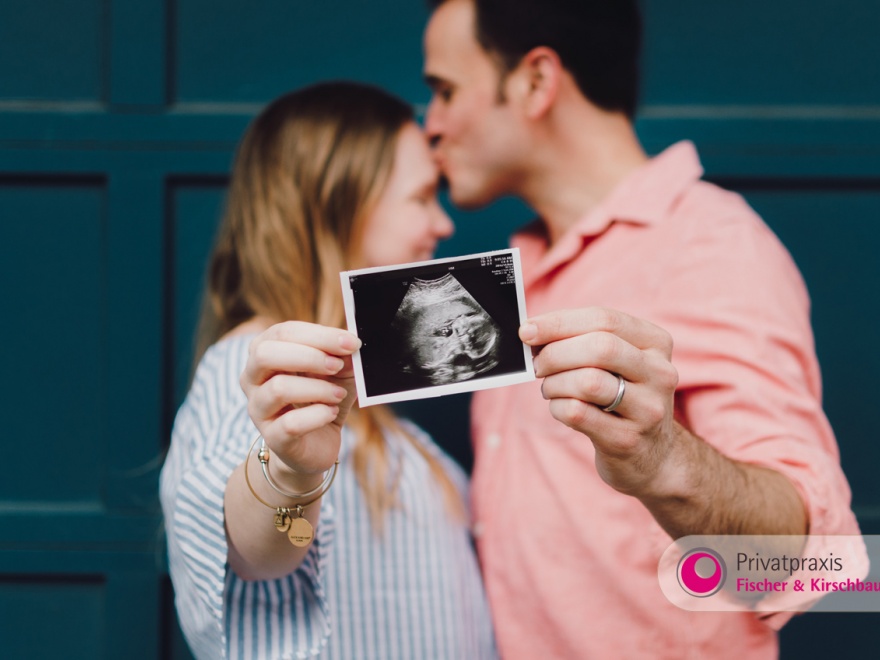 Schwangerschaftsuntersuchung: Väter dürfen wieder dabei sein - Frauenarzt Augsburg Dr. Fischer & Kirschbaum